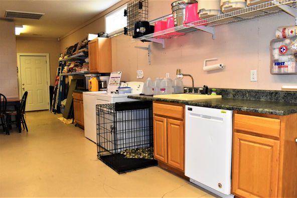 Bed & Biscuit: 153 Fence Ln, Crossville, TN 38571